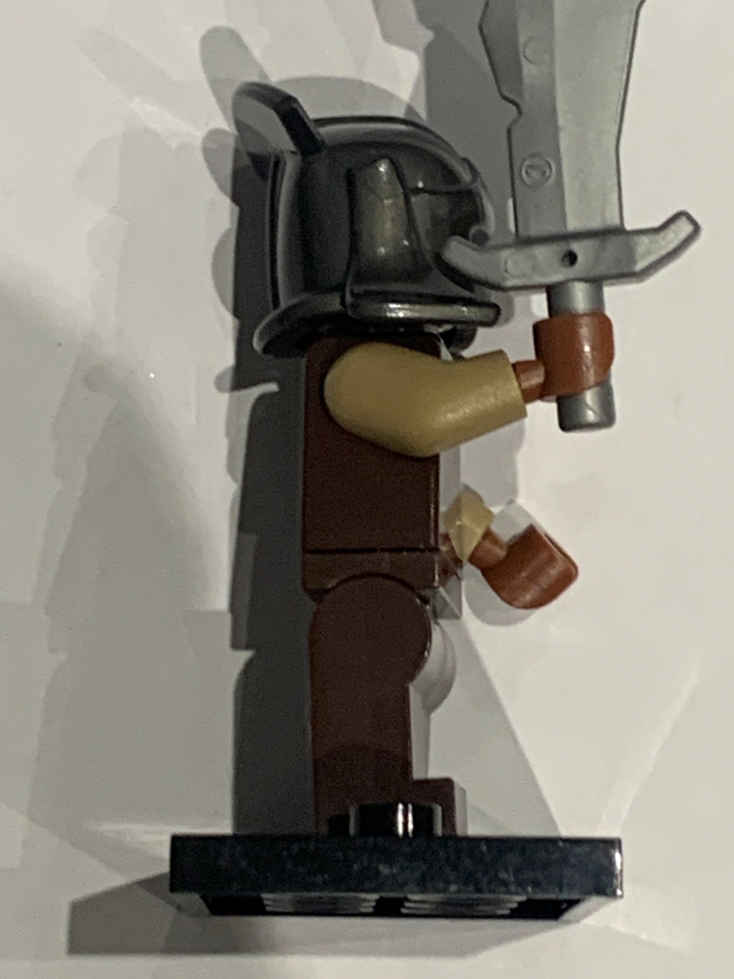 Lego Lotr / Hobbit Mordor Orc with Helmet Lor065