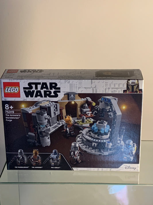 Lego The Armorer’s Mandalorian Forge #75319  8+ new sealed.