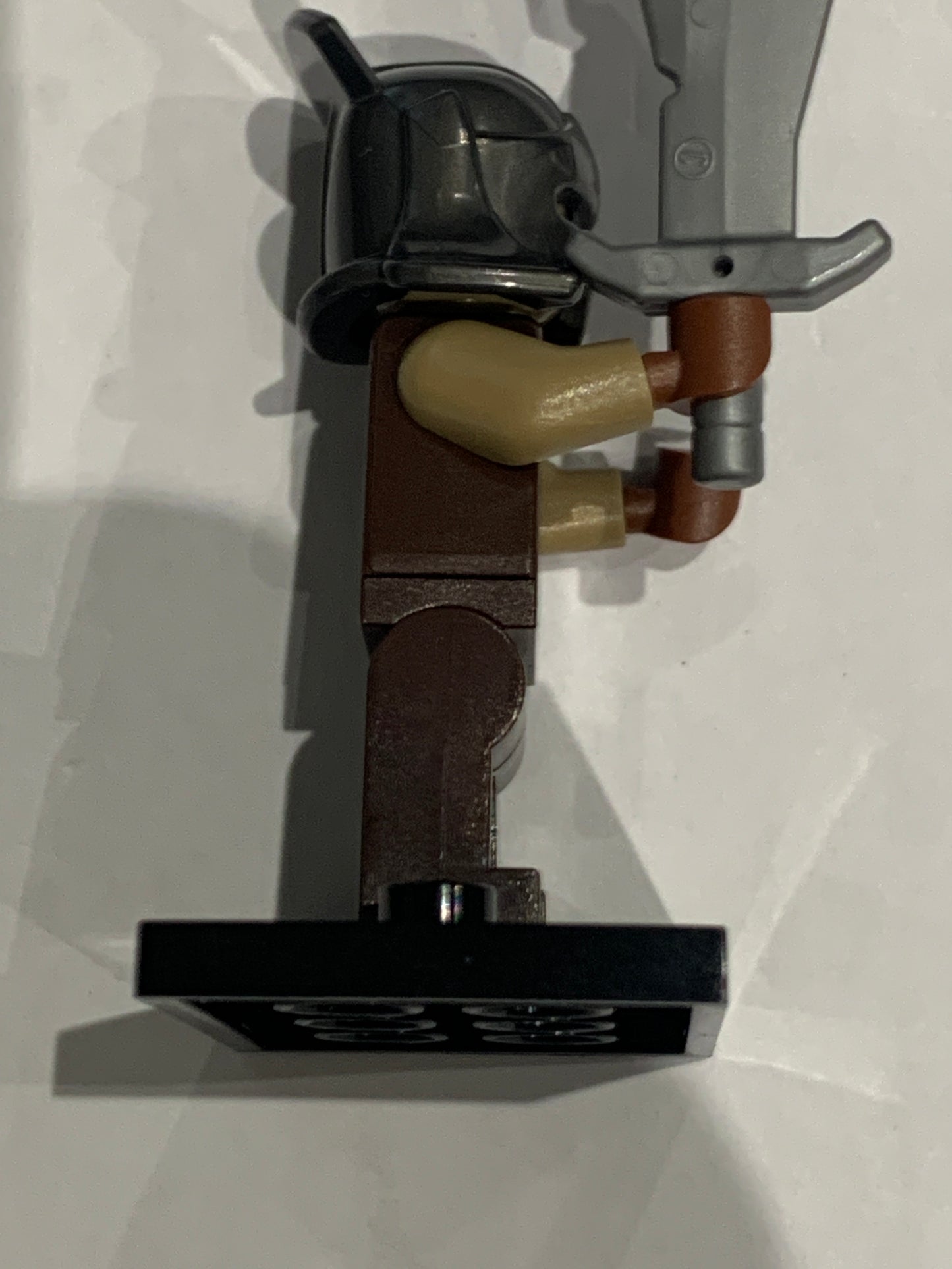 Lego Lotr / Hobbit Mordor Orc with helmet Lor065